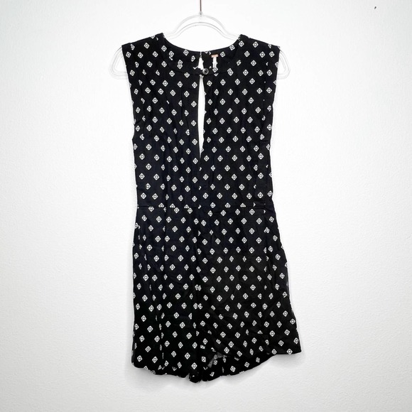 FREE PEOPLE Sleeveless Romper Navy Blue Geometric Medium - Picture 2 of 11